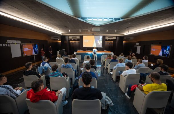 GrandUP! IMPACT – School Hackathon