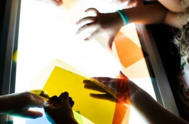 Laboratori didattici e per le scuole alla scoperta della luce e dei colori di Piet Mondrian